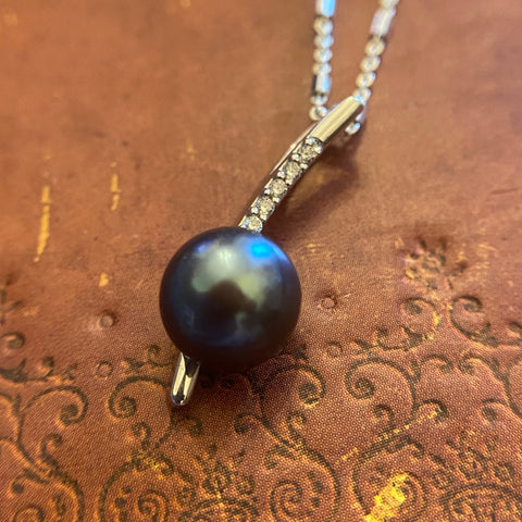 SILVER SYNTHETIC BLACK PEARL & CUBIC ZIRCONIA PENDANT