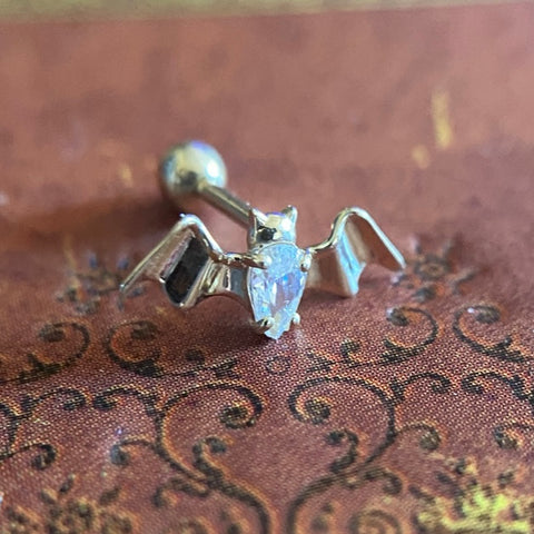 9CT GOLD CUBIC ZIRCONIA BAT CARTILAGE STUD