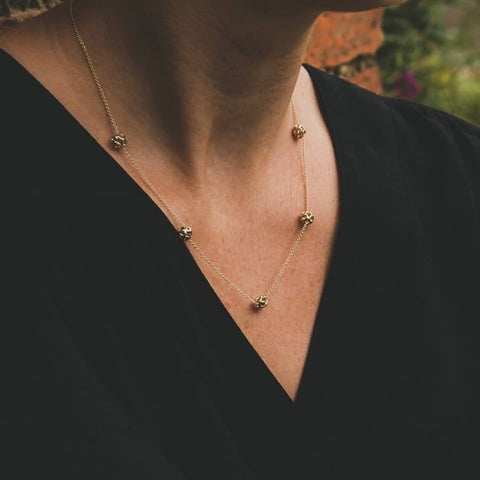 9CT GOLD INFINITY BEAD STATION NECKLACE