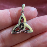 SILVER CELTIC TRIQUETRA PENDANT