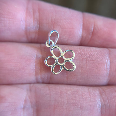SILVER FLOWER STENCIL PENDANT/CHARM