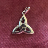 SILVER CELTIC TRIQUETRA PENDANT