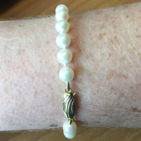 SALTWATER AKOYA CULTURED ROUND PEARL BRACELET WITH 9CT GOLD CLASP